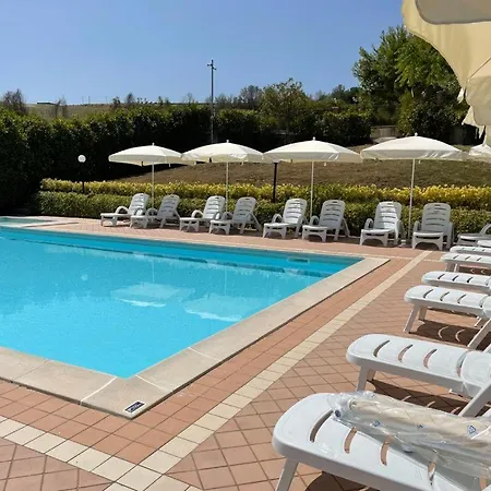 ベッド・アンド・ブレックファスト Il Vigneto Country House Villa Rosa Di Martinsicuro